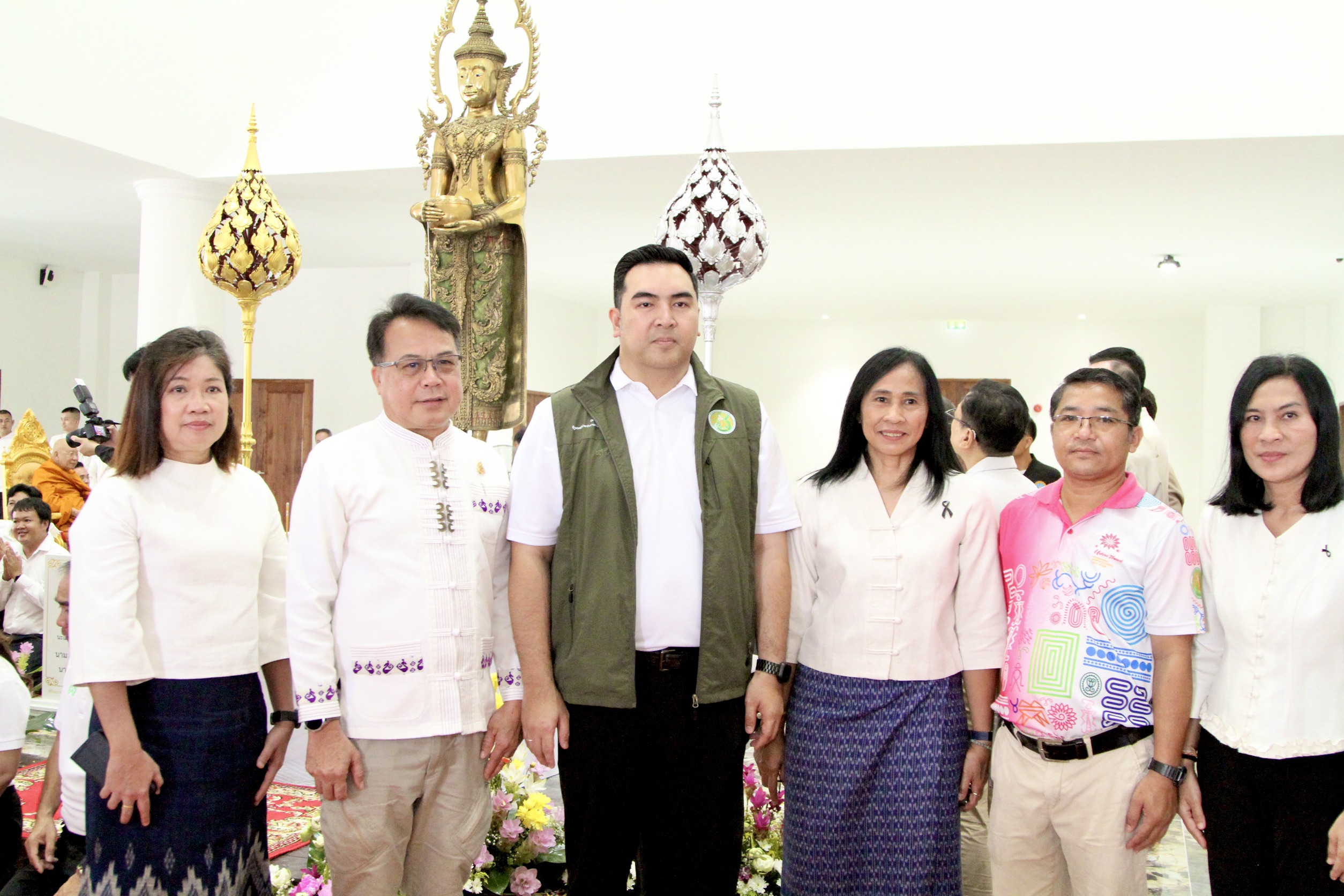 title - รองเลขาธิการ ส.ป.ก. ร่วมคณะ รมช.เกษตรฯ ทำบุญงานพืชสวนโลก พร้อมลงพื้นที่ตรวจเยี่ยม ส.ป.ก.อุดรธานี